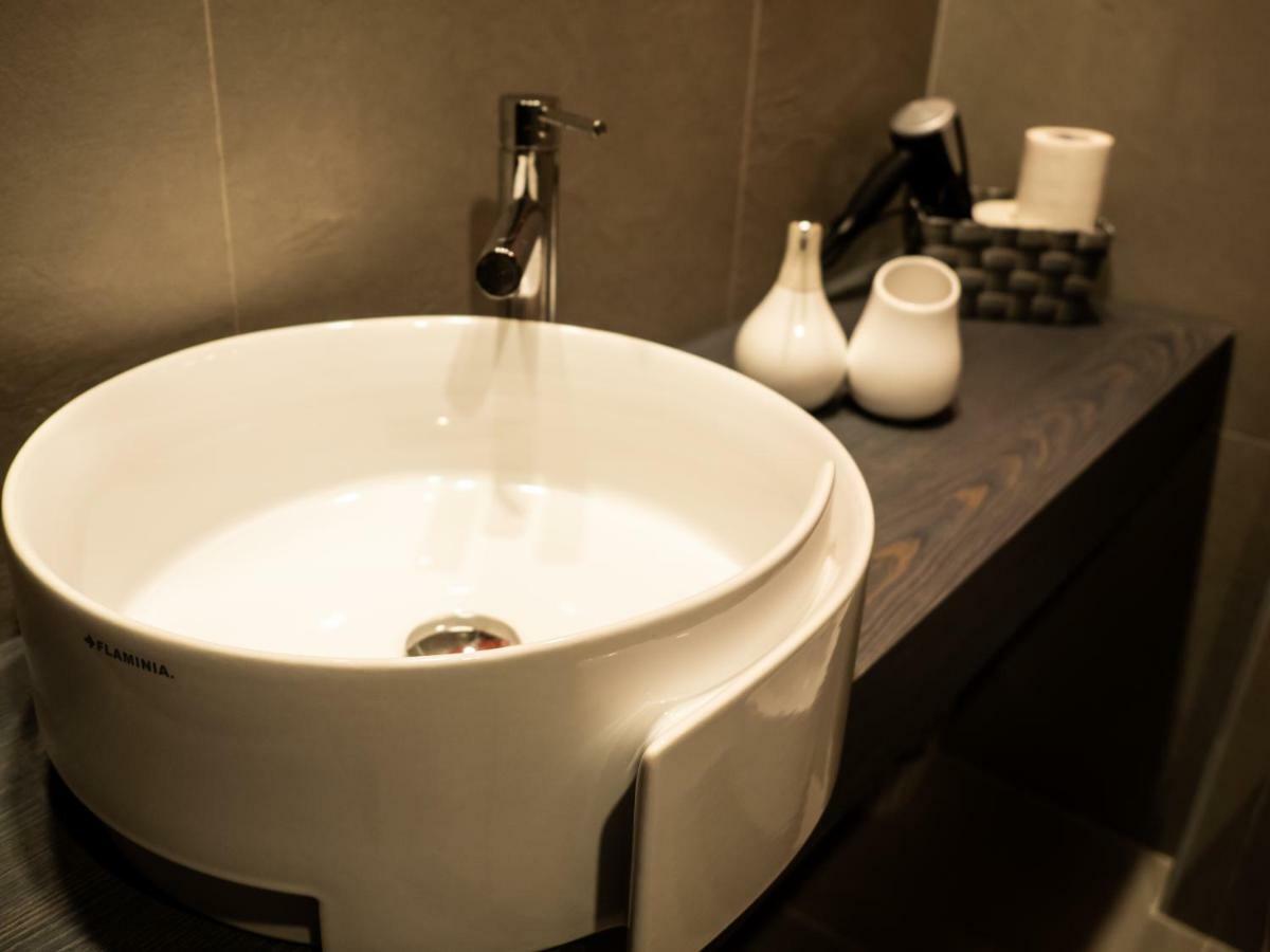 Carlotta Station Suite بولونيا المظهر الخارجي الصورة